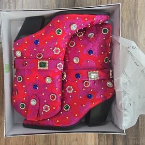 Azalea Wang Diligent Embroidered Western Boot size 7